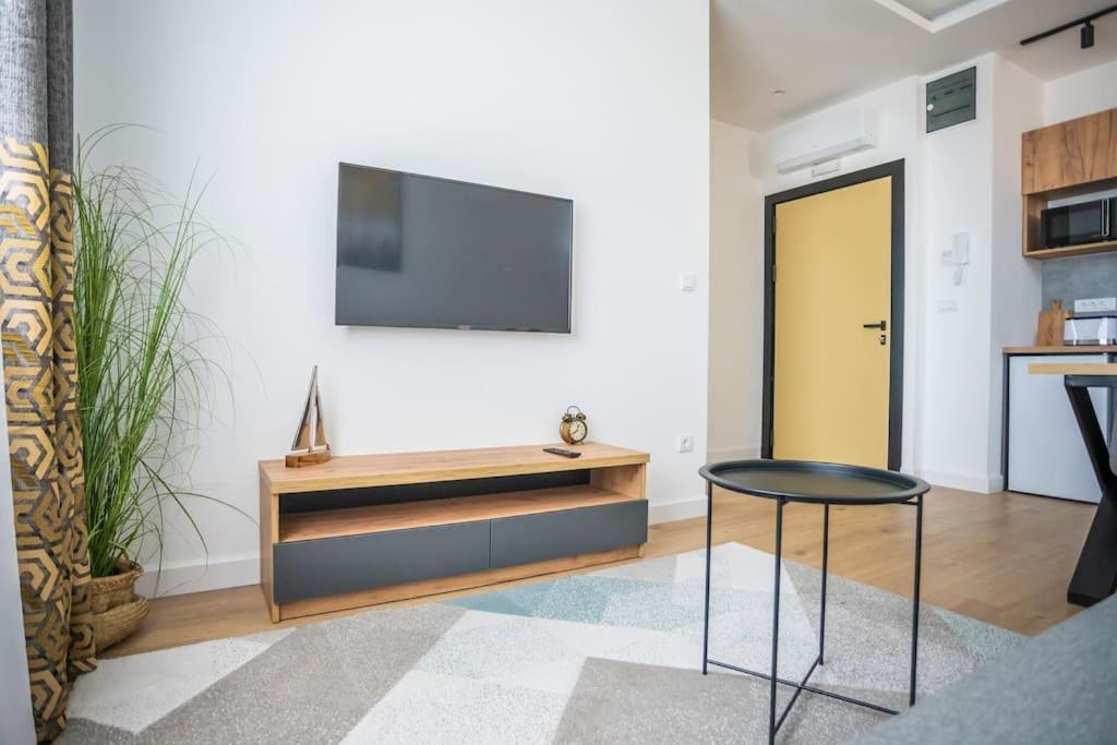 The Boy Next Door Apartment Белград Екстериор снимка